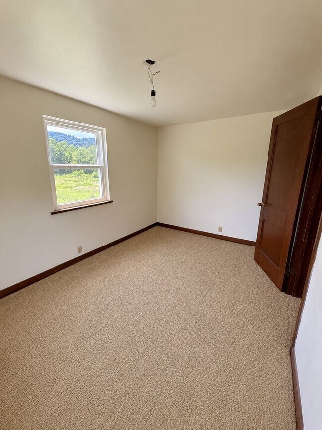Foto del edificio - 4861 Bull Creek Rd