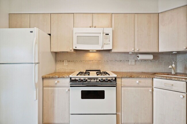 Foto del edificio - 2401 Pennsylvania Ave