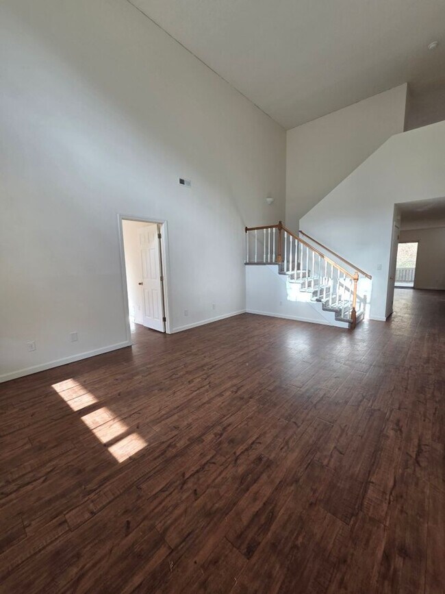 Foto del edificio - $2,350 - 4 Bedroom 2.5 Bathroom Unfurnished Home Near WCU