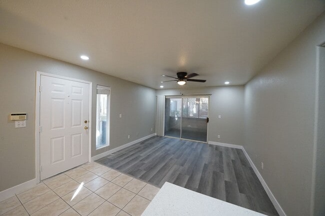 Building Photo - SHOWINGS AVAILABLE NOW