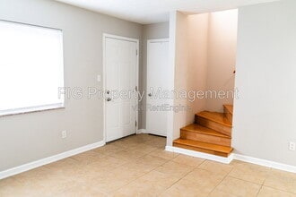 Building Photo - 139 Louella Dr