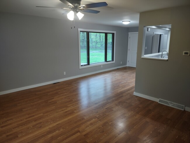 Building Photo - 8620 Salt Springs Rd
