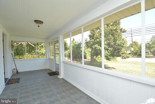 Building Photo - 8609 Oxon Hill Rd