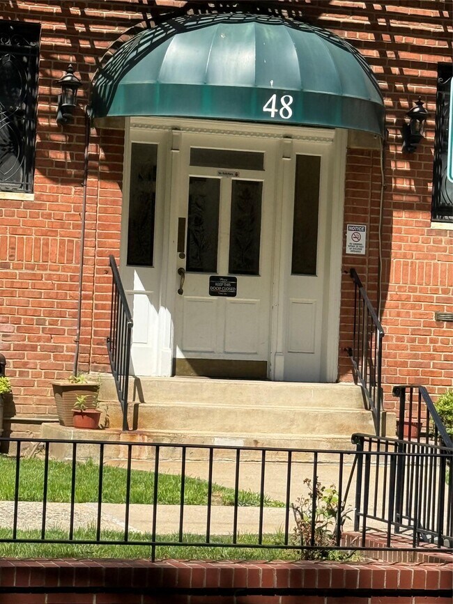Foto del edificio - 48 Parkway N
