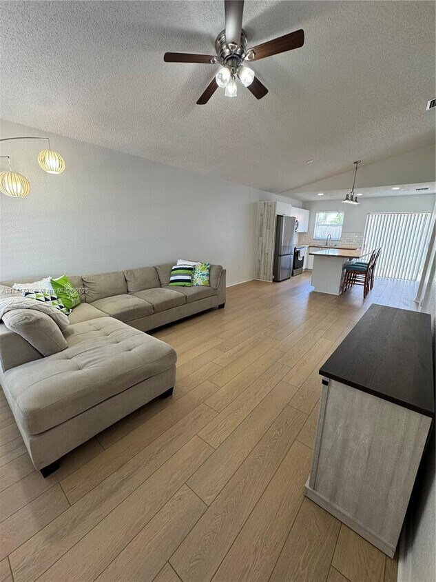 Foto principal - 8859 SW 215th Ln