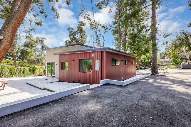 Building Photo - 5062 Hook Tree Rd