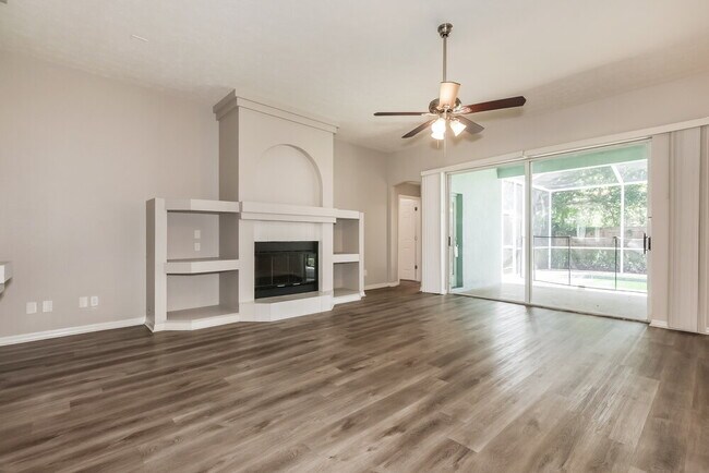 Foto del edificio - 2304 Golf Manor Blvd