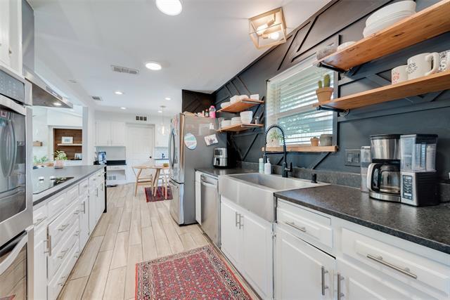 Foto del edificio - 6324 E Lovers Ln