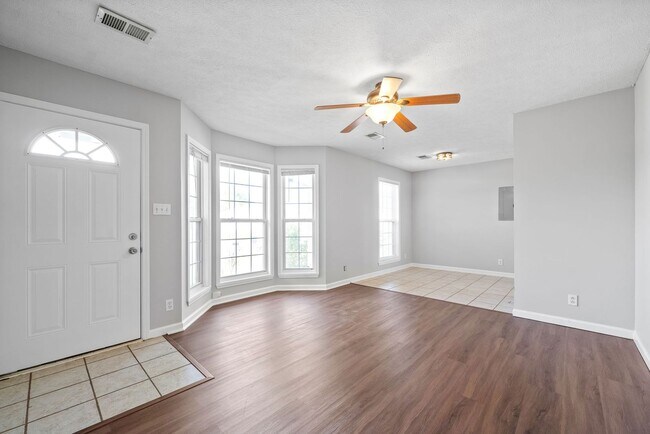 Building Photo - 1067 Shadow Ridge Ave