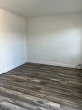 Building Photo - 429 W Ramona Dr
