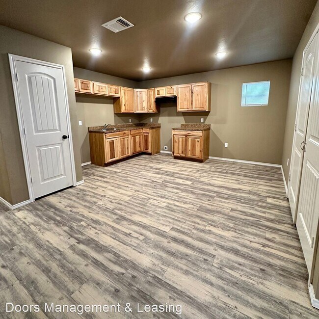 Foto del edificio - 3 br, 2 bath House - 1012 David Avenue