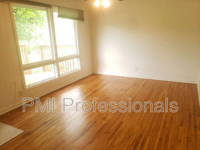 Foto del edificio - 1027 Hunt St