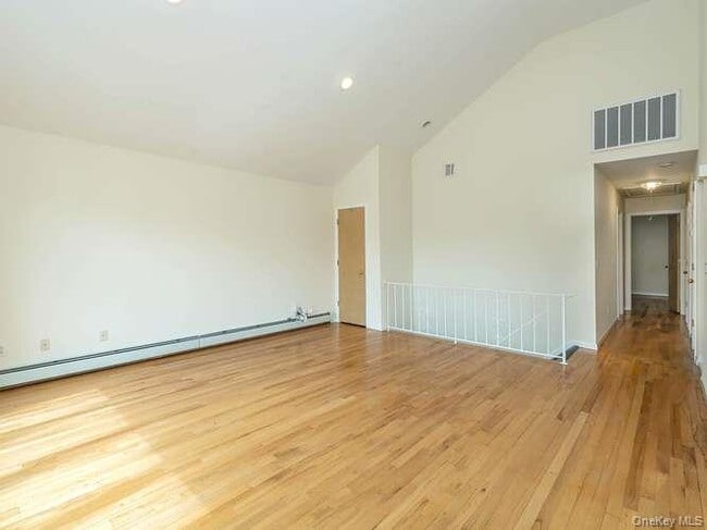 Building Photo - 11 7th St