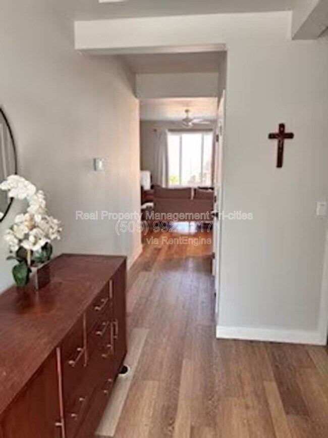 Foto del edificio - 2522 Morris Ave