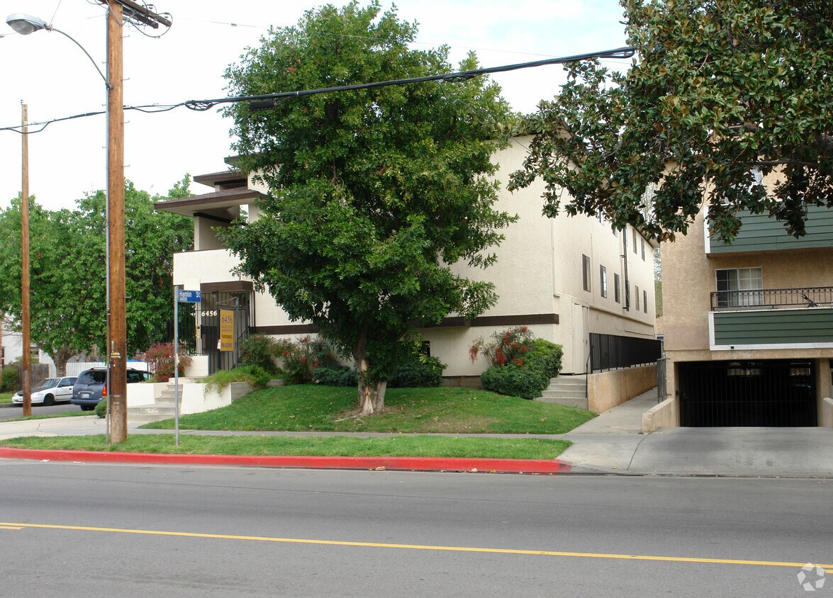 Building Photo - 6456 Hazeltine Ave