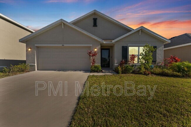 Foto del edificio - 816 Will Scarlett Ave
