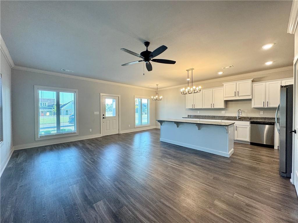 Foto principal - 832 NE Hts Ln