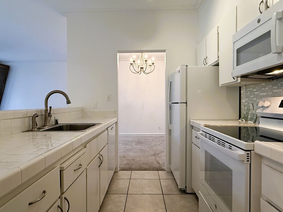 Foto principal - Top Floor Condo in Nob Hill