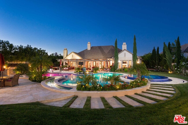 Building Photo - 25460 Prado De Azul