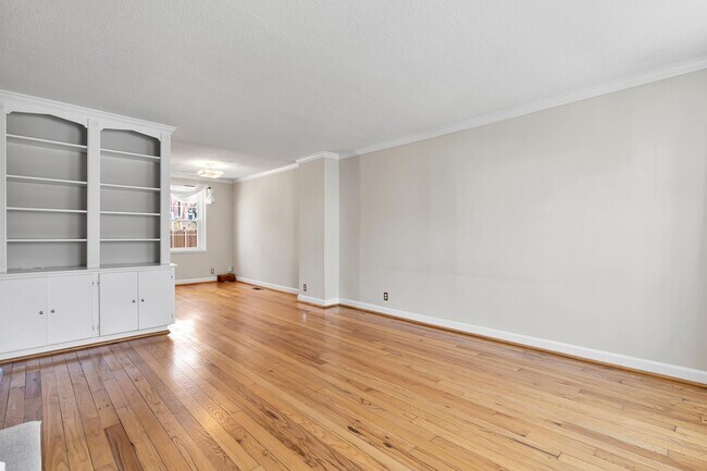 Foto del edificio - 3011 S Buchanan St