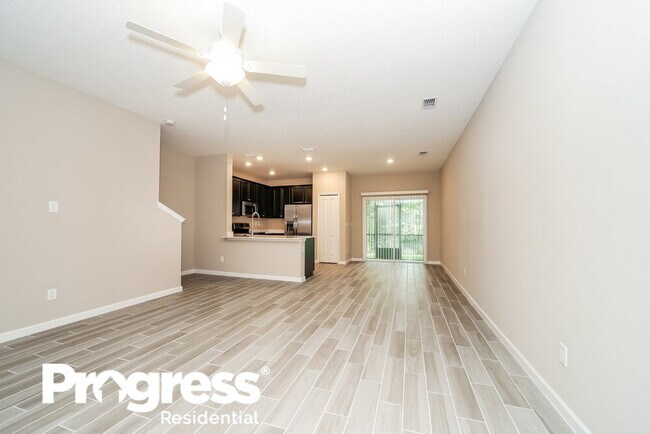 Foto del edificio - 669 Cherry Ridge Dr
