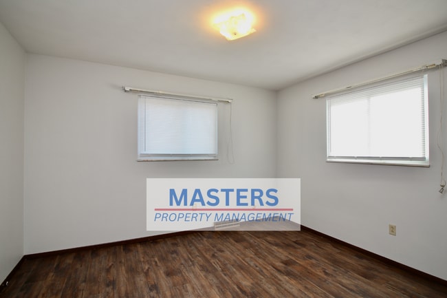 Building Photo - 135 Edgewood Dr
