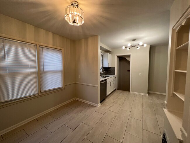 Foto del edificio - 2412 Edgewood Blvd