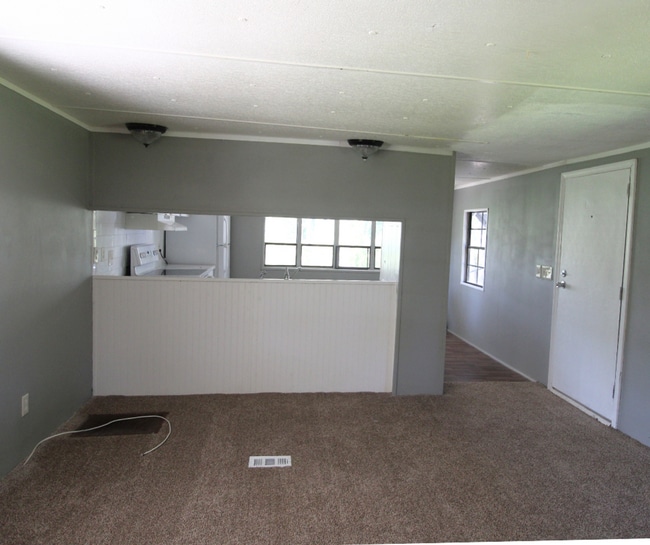 Building Photo - 8433 Pin Oak Rd