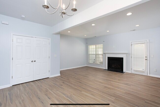 Building Photo - 31 Sharpstone Ln