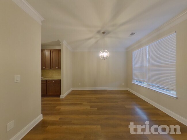 Foto del edificio - 305 Escalade Dr