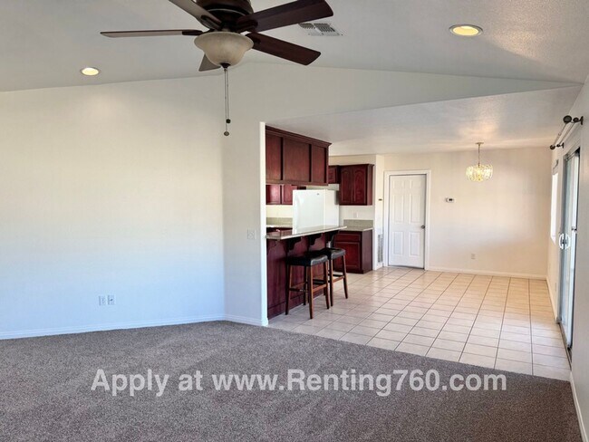 Foto del edificio - Spacious 4 Bed Home in Copper Hills Neighb...