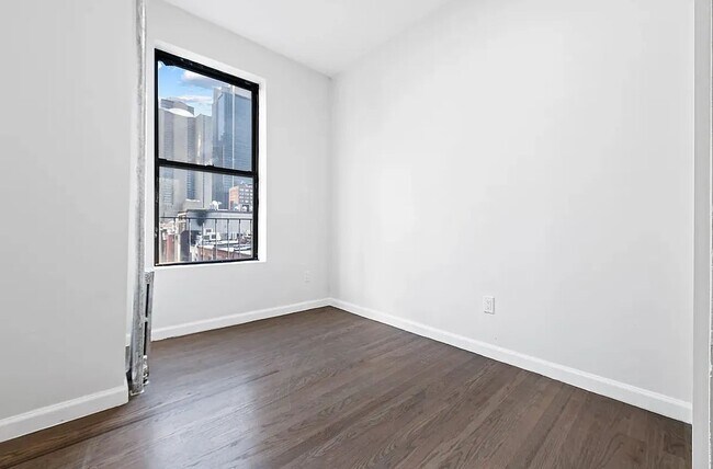 Foto del edificio - 666 Ninth Avenue