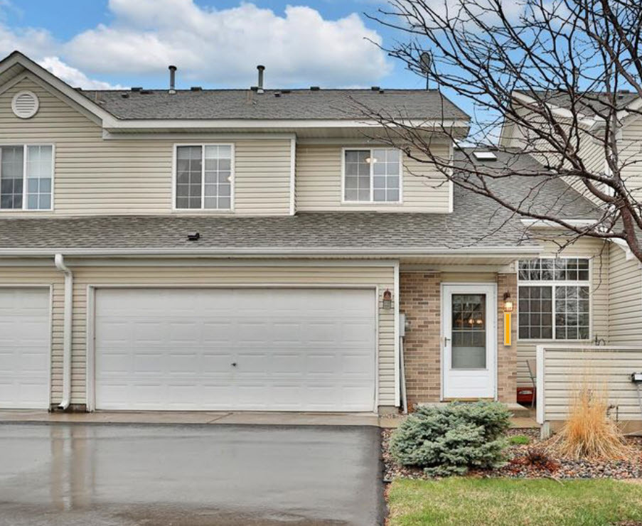 Foto principal - 8976 Spring Ln