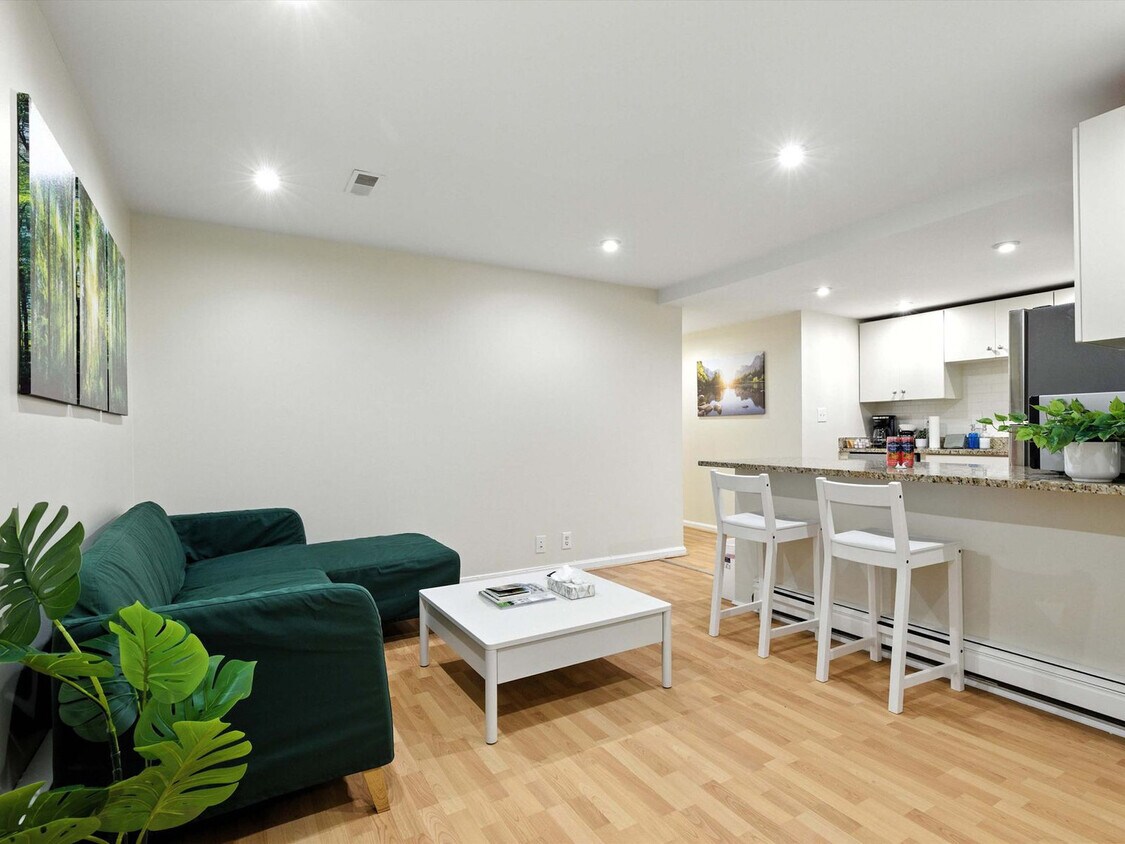 Foto principal - 2922 Upton St NW