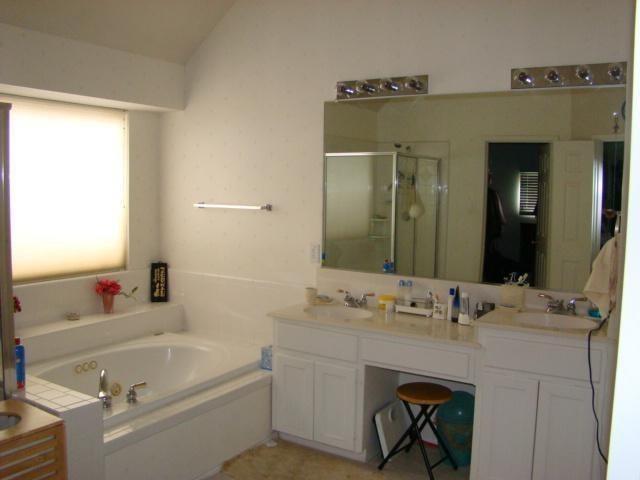 Building Photo - 4605 Holly Berry Dr
