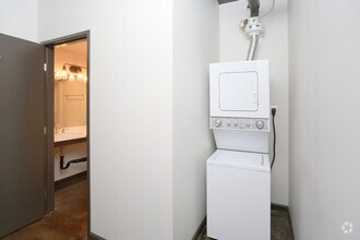 In-Unit Washer/Dryer - Square One