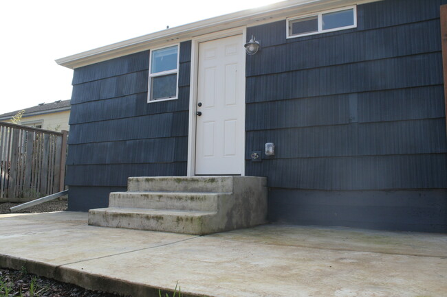 Building Photo - 5027 NE Sumner St