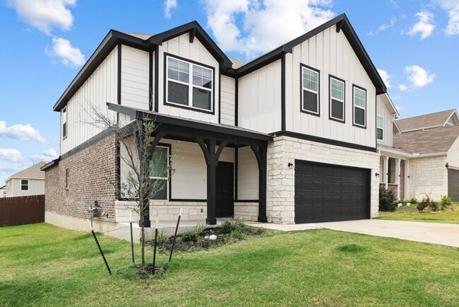 Building Photo - Charming Home Awaits: Spacious & Modern Li...