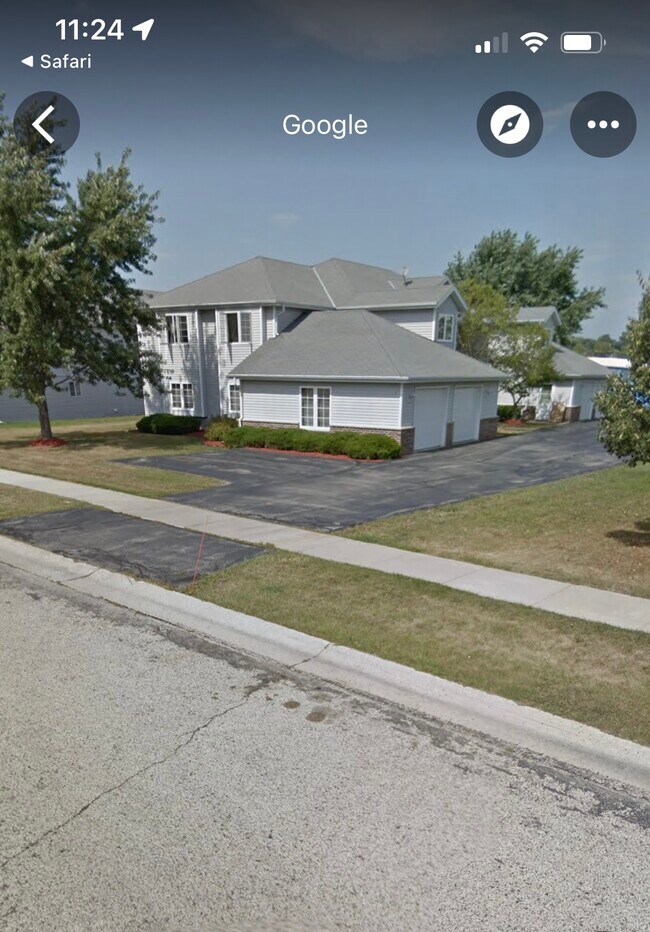 Building Photo - 514 Root Ave
