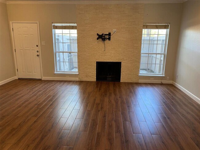 Foto del edificio - 3206 Holly Hall St
