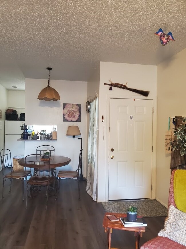 Foto del edificio - 2409 W Slaughter Ln