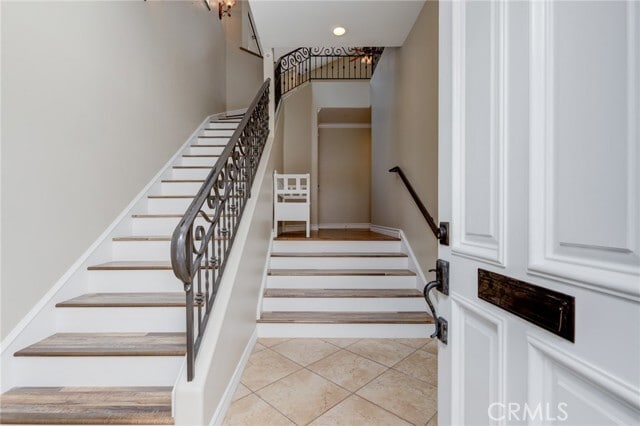 Building Photo - 525 N Lucia Ave