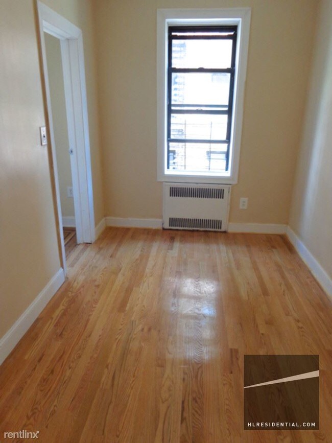 Building Photo - 75 Martense St