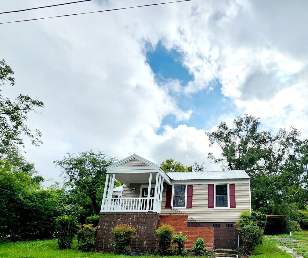 Primary Photo - 773 Matheson Rd