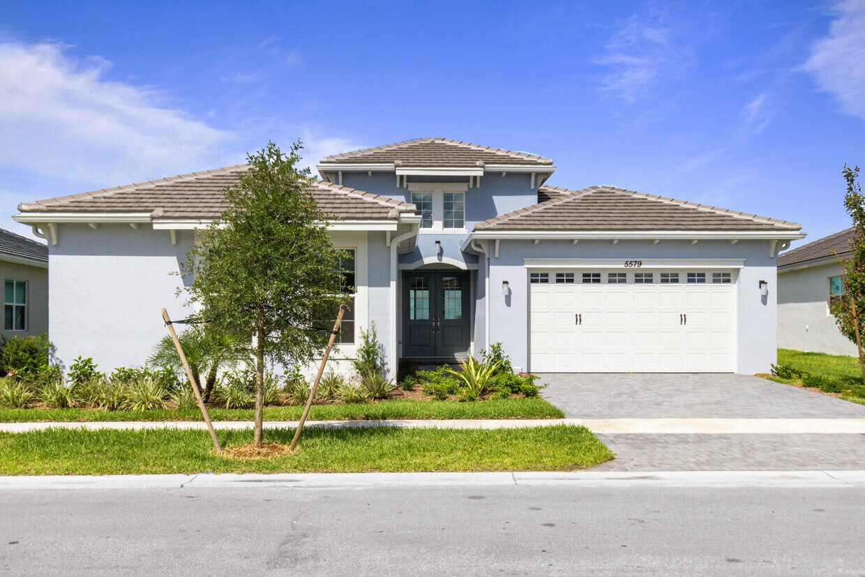 Foto principal - 5579 Liberty Ln