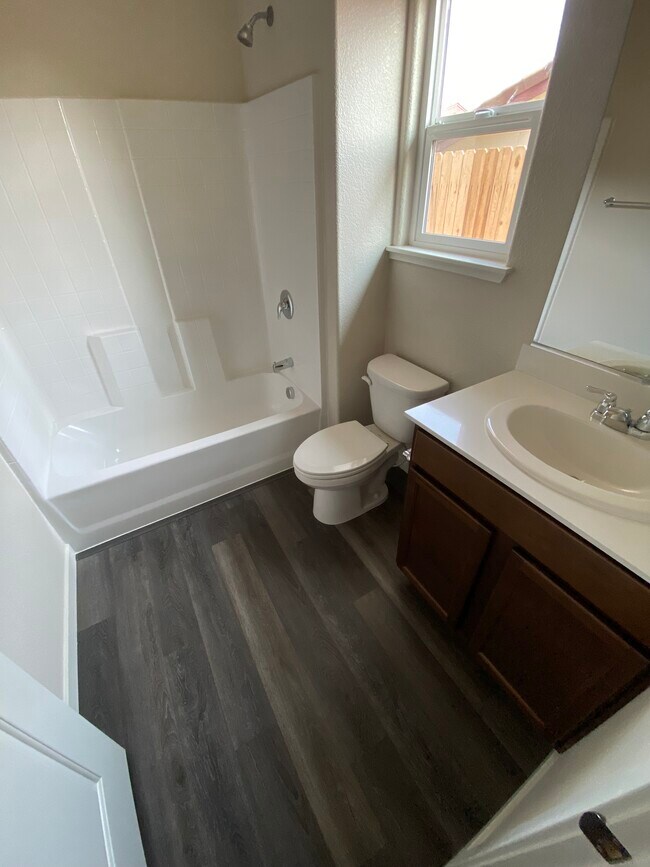 Foto del edificio - 3481 E Garden St