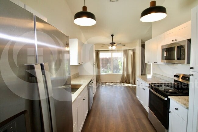 Building Photo - 4311 W Sungate Pl