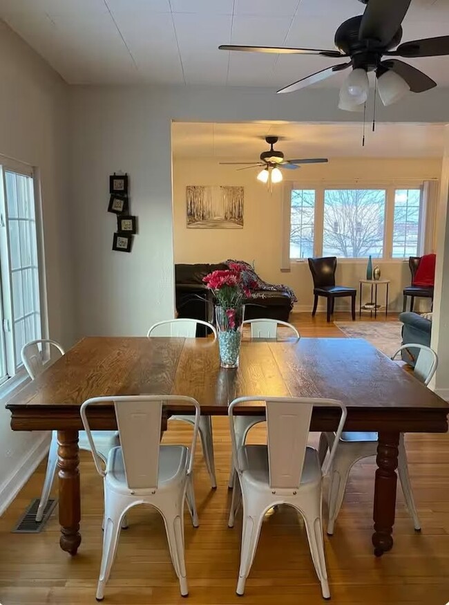 Dining room - 503 Main St