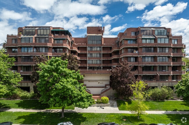 Arlington Place Condominiums