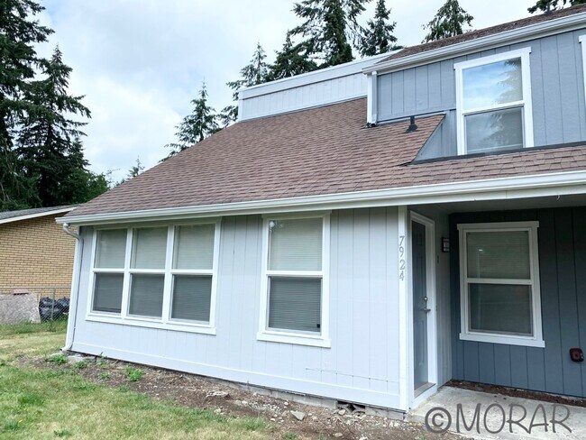Building Photo - 7924 3rd Ave SE